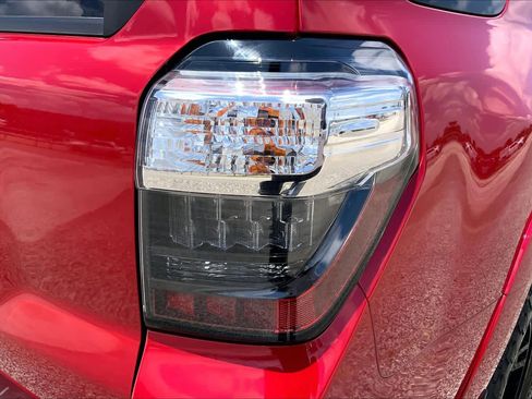 Used 2023 Toyota 4Runner TRD Off-Road Premium w/ Off Road Premium Plus Package AWD/4WD image 30