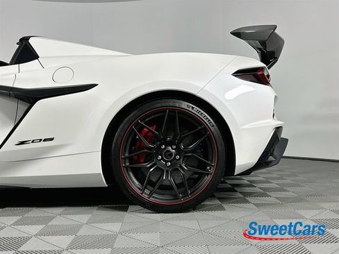 Used 2023 Chevrolet Corvette Z06 RWD image 50
