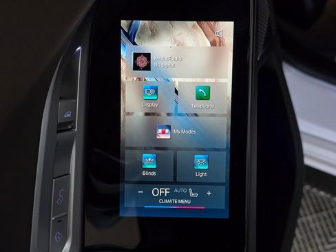 New 2026 BMW 740i xDrive w/ Premium Package image 21