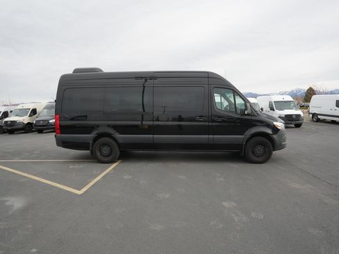 Used 2024 Mercedes-Benz Sprinter 2500 image 5