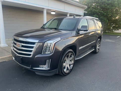 Used 2016 Cadillac Escalade Luxury AWD/4WD image 6