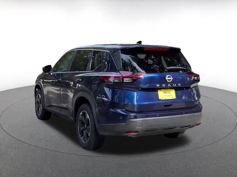 Used 2025 Nissan Rogue SV FWD image 11