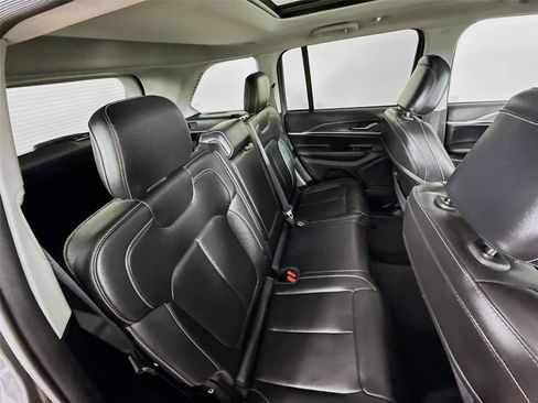 Used 2023 Jeep Grand Cherokee Limited AWD/4WD image 28