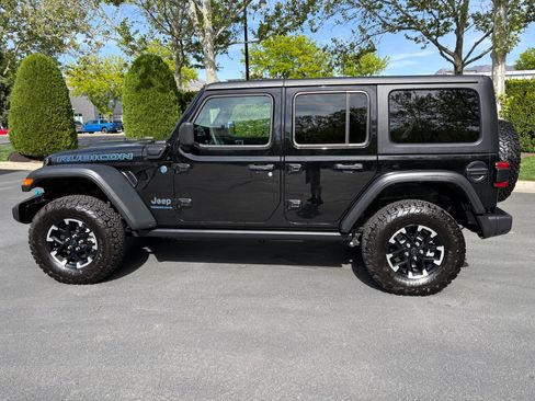 Used 2025 Jeep Wrangler Unlimited Rubicon 4xe w/ Safety Group AWD/4WD image 10