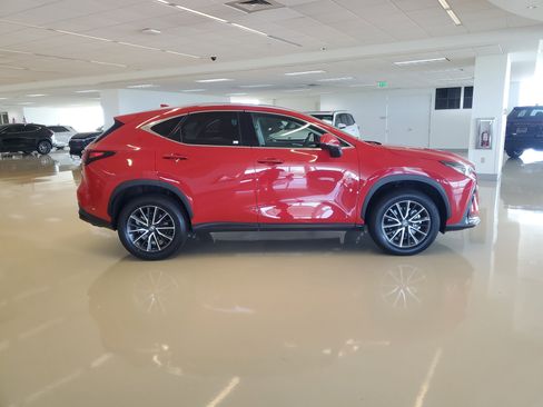 Used 2024 Lexus NX 250 FWD w/ Premium Package image 11