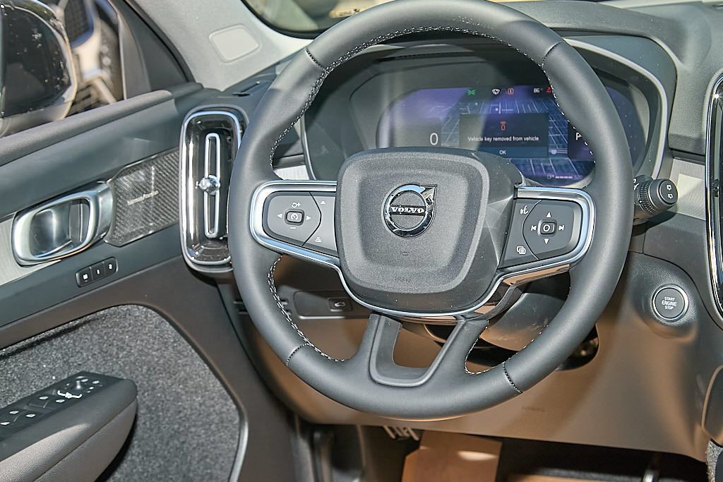 New 2026 Volvo XC40 B5 Plus w/ Climate Package AWD/4WD image 25