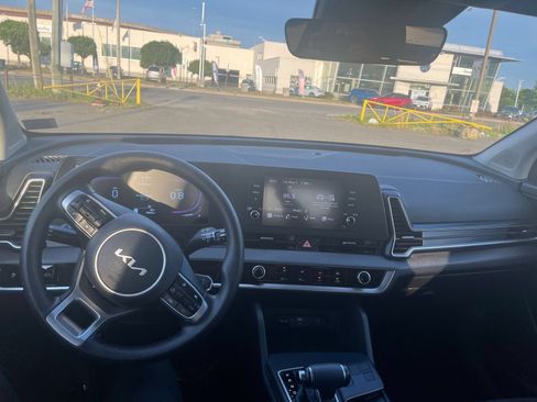 Used 2025 Kia Sportage LX FWD image 32
