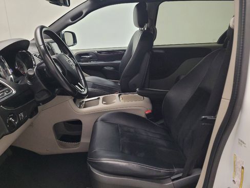 Used 2017 Dodge Grand Caravan SXT FWD image 17