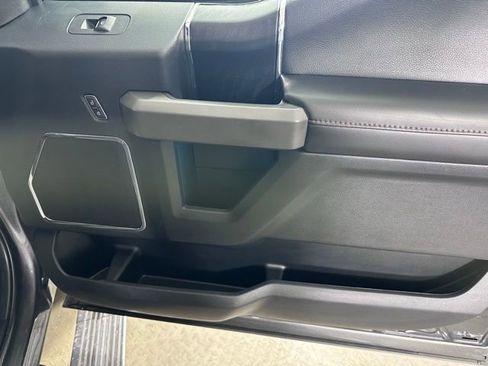 Used 2019 Ford F150 Platinum w/ Equipment Group 701A Luxury image 9