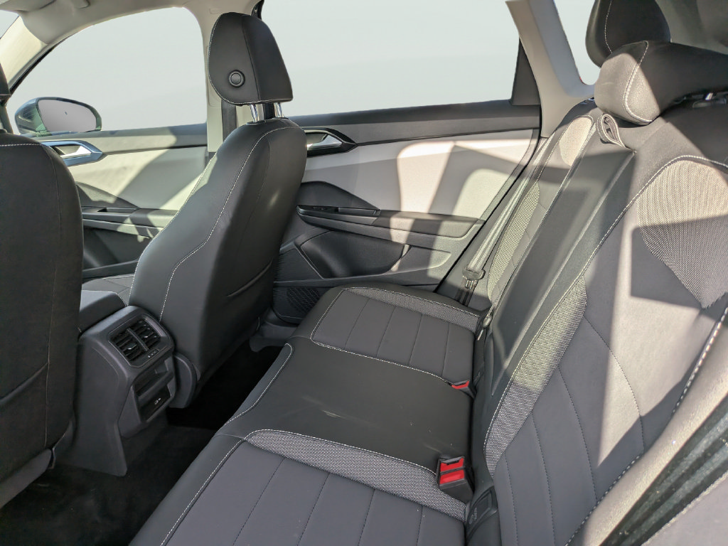 Certified 2023 Volkswagen Taos SE w/ Panoramic Sunroof Package FWD image 15