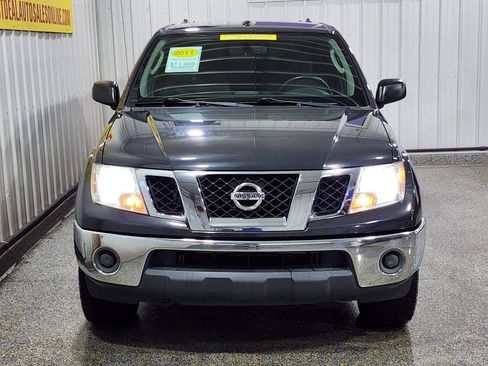 Used 2011 Nissan Frontier SV w/ SV Premium Utility Pkg AWD/4WD image 2