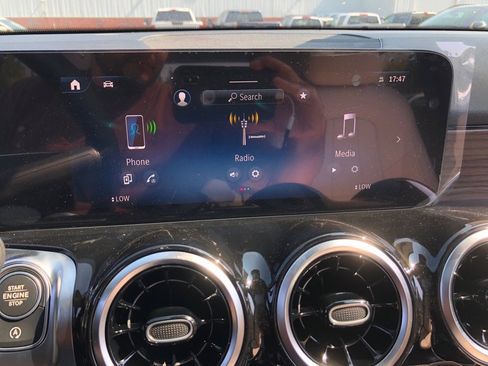 New 2026 Mercedes-Benz GLB 250 4MATIC image 24