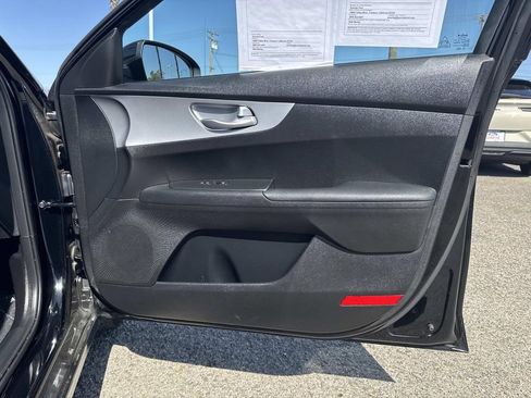 Used 2023 Kia Forte LXS image 29