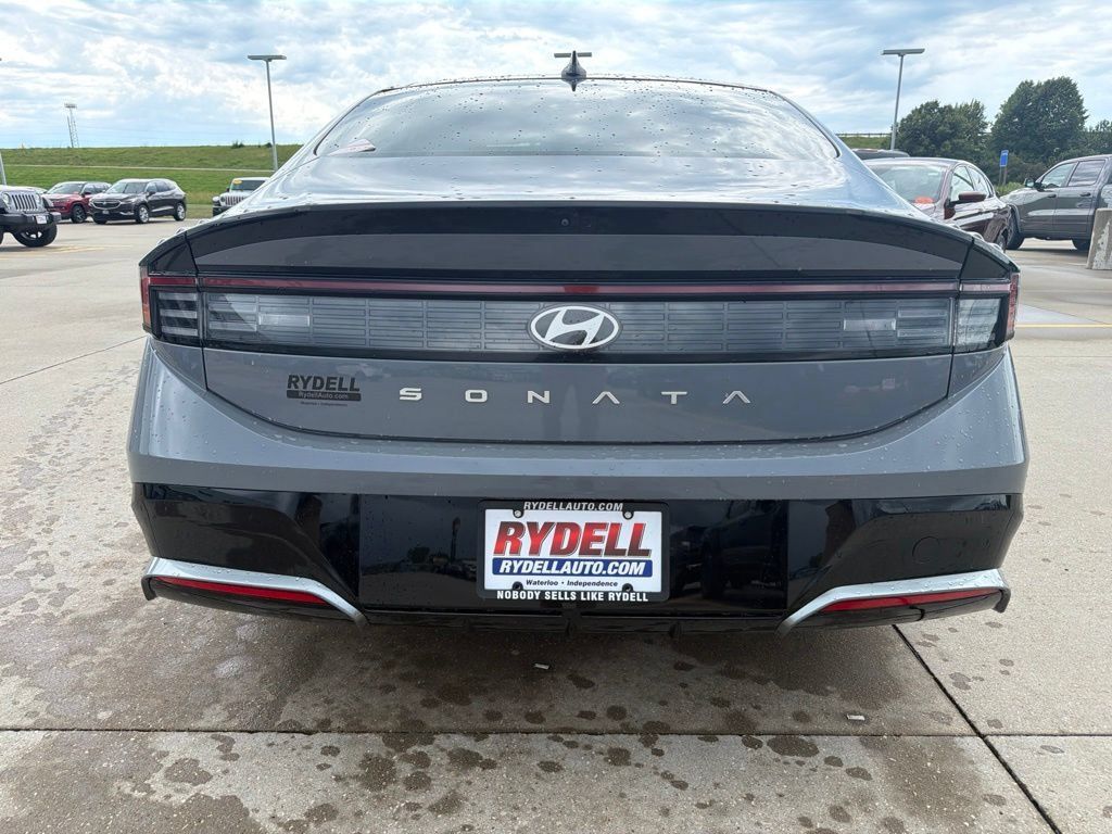 Used 2025 Hyundai Sonata SEL FWD image 14
