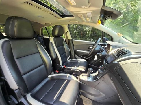 Used 2016 Chevrolet Trax LTZ w/ Midnight Edition AWD/4WD image 17