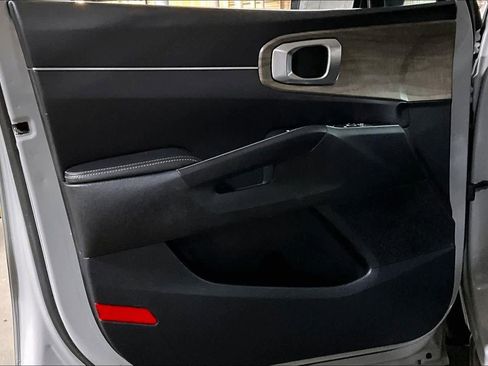 Used 2022 Kia Sorento S image 21