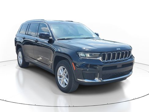 Used 2021 Jeep Grand Cherokee L Laredo w/ Luxury Tech Group I RWD image 2