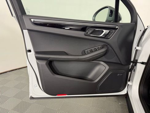 Certified 2026 Porsche Macan Turbo AWD/4WD image 19