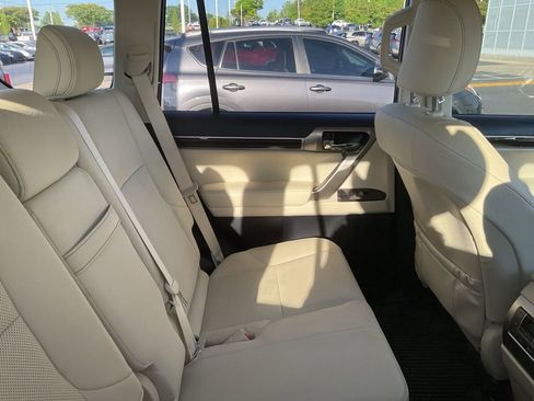 Used 2020 Lexus GX 460 Premium w/ Premium Package image 5