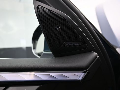 Used 2025 BMW X3 xDrive30i w/ Premium Package image 10