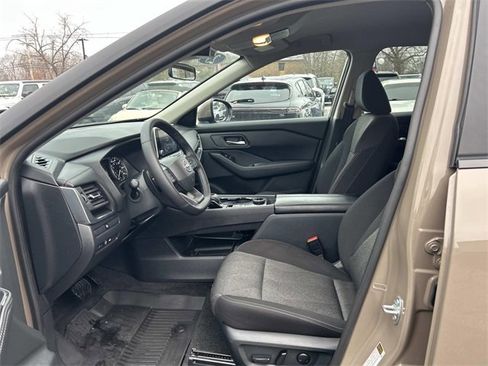 Used 2025 Nissan Rogue SV image 11