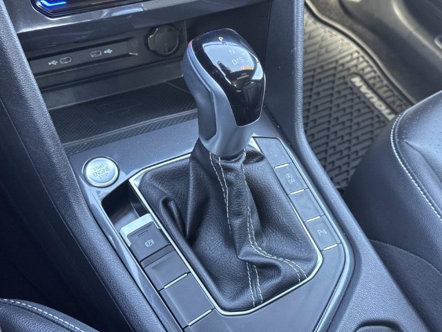 Certified 2024 Volkswagen Tiguan SE R-Line FWD image 18