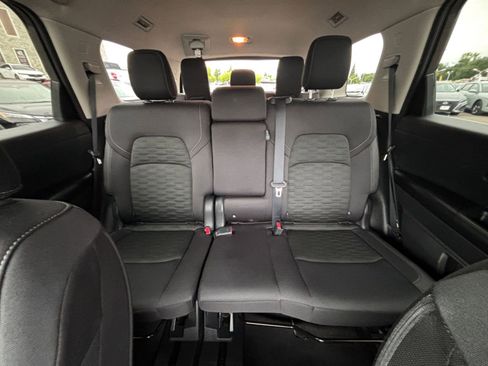 Used 2025 Nissan Pathfinder SV FWD image 41