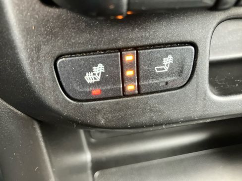 Used 2022 Chevrolet Colorado Z71 AWD/4WD image 14