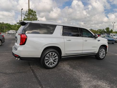Used 2024 GMC Yukon XL Denali w/ Advanced Technology Package AWD/4WD image 10
