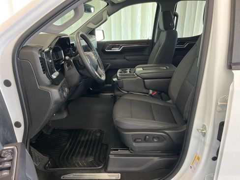 Used 2023 Chevrolet Silverado 1500 LT image 3