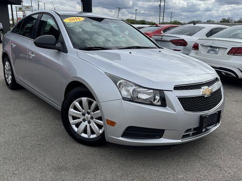 Used 2011 Chevrolet Cruze LS w/ Connectivity Package FWD image 3