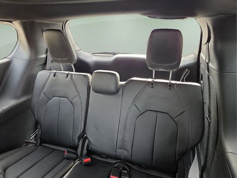 New 2026 Chrysler Pacifica Select image 11