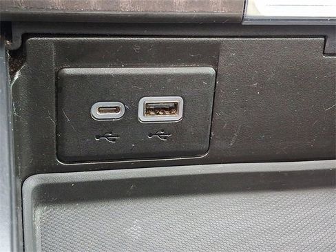 Used 2023 GMC Yukon Denali image 27