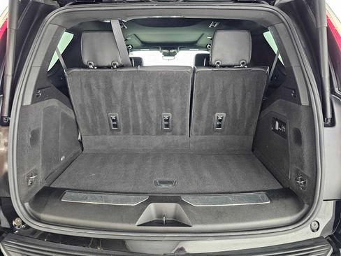 Used 2023 Cadillac Escalade Premium Luxury AWD/4WD image 15