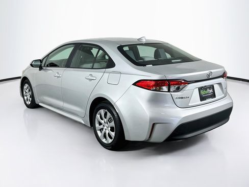Used 2025 Toyota Corolla LE FWD image 5