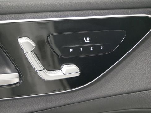 Used 2023 Mercedes-Benz C 300 4MATIC Sedan image 25