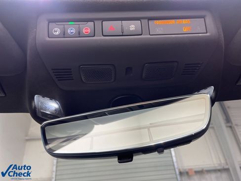 Used 2023 Chevrolet Corvette Stingray w/ Z51 Performance Package image 28