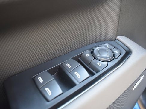 Used 2023 Chevrolet Silverado 1500 ZR2 w/ Technology Package image 17