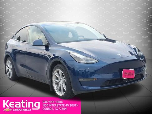 Used 2024 Tesla Model Y Long Range AWD/4WD image 1