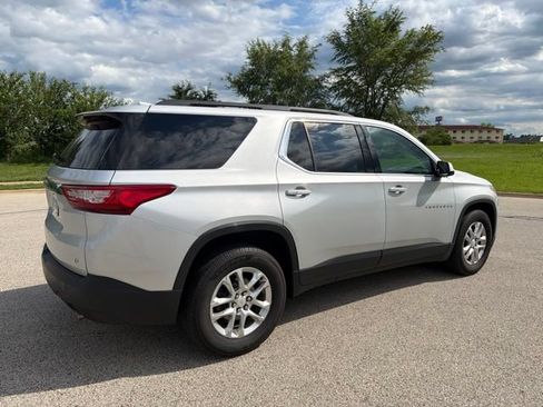 Used 2020 Chevrolet Traverse LT FWD image 3