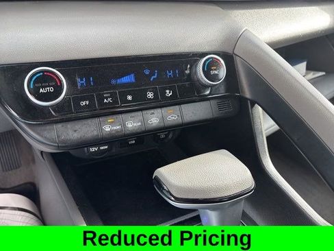 Used 2023 Hyundai Elantra SEL image 24