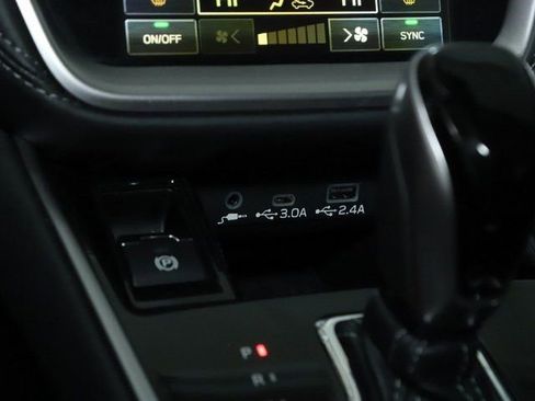 Certified 2025 Subaru Outback Limited image 26