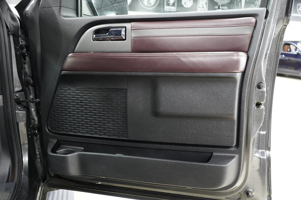 Used 2017 Ford Expedition EL Platinum RWD image 29