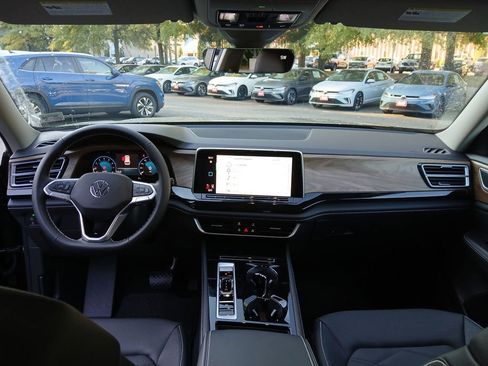 New 2026 Volkswagen Atlas SE image 12