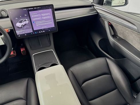 Used 2023 Tesla Model Y Long Range image 28