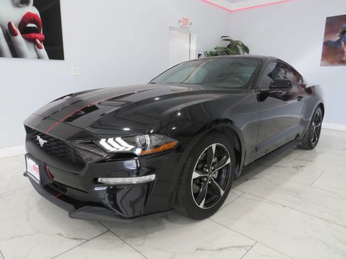 Used 2018 Ford Mustang Coupe RWD image 7