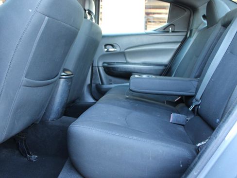 Used 2014 Dodge Avenger SE image 35