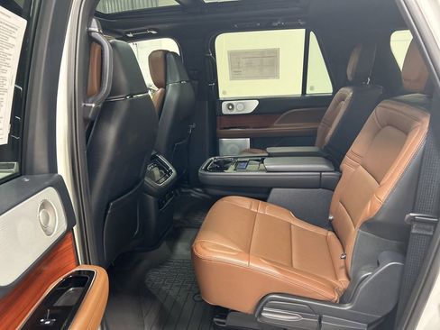 Certified 2024 Lincoln Navigator L Reserve image 31
