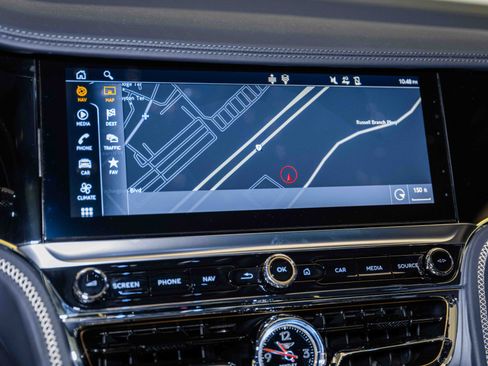 Used 2024 Bentley Flying Spur V8 image 33