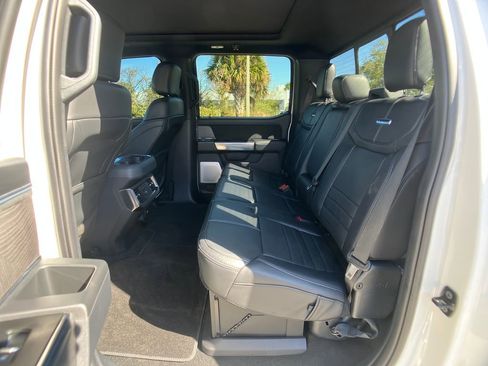 Used 2025 Ford F450 Platinum w/ FX4 Off-Road Package image 29